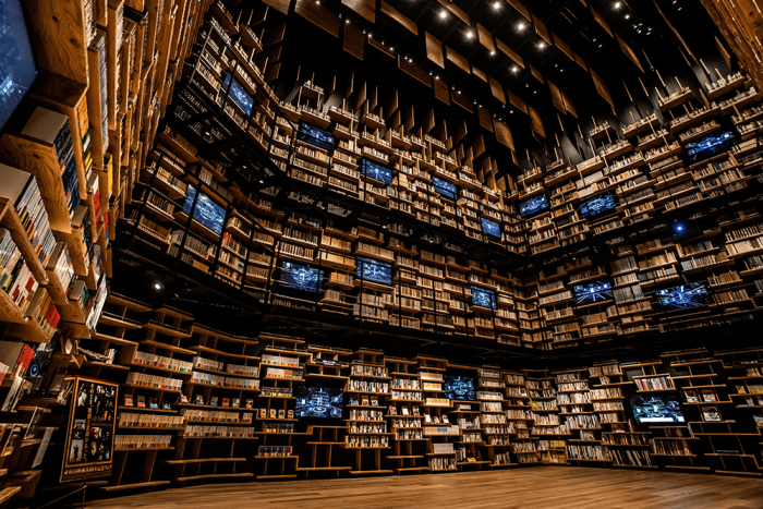 「本棚劇場」Ⓒ角川武蔵野ミュージアム