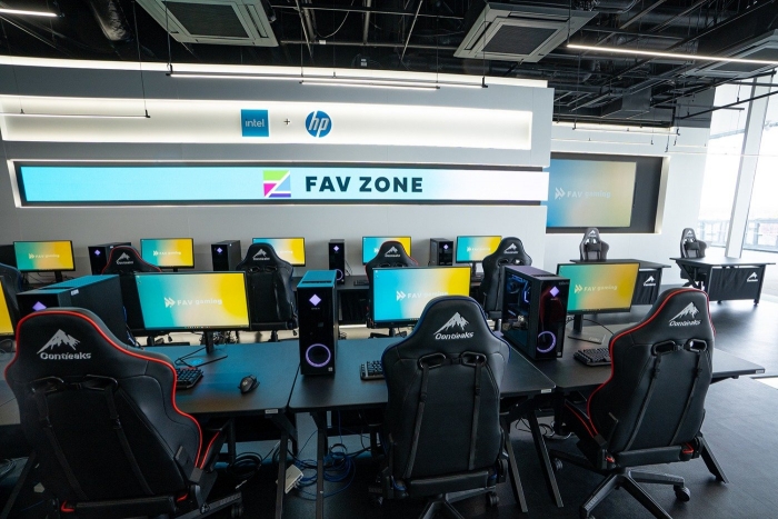 eスポーツ専用の新施設「FAV ZONE」