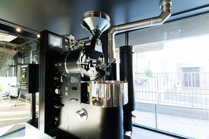 「世界樹カフェ＆ギャラリー」焙煎機の写真