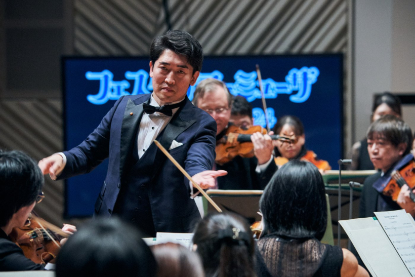 東京交響楽団の正指揮者である原田慶太楼さん ©T.Tairadate/MUZA