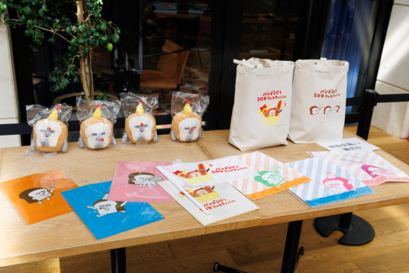 会場だけで限定発売されているグッズ展示