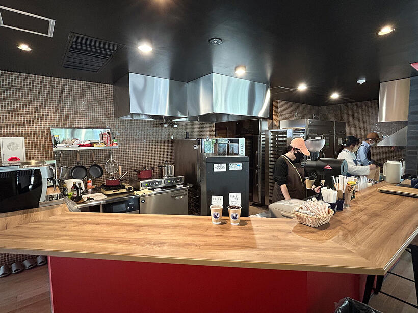 「世界樹カフェ＆ギャラリー」内観